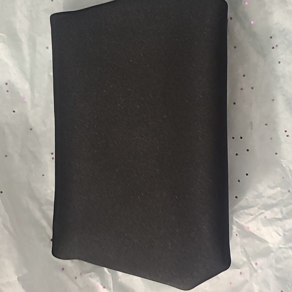 NWOT skims neoprene waterproof mini cosmetic bag - Picture 3 of 4